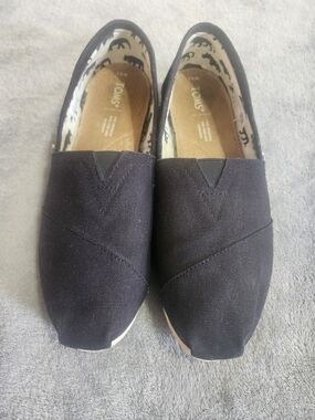 Toms Women's Black Canvas Alpargata shoes